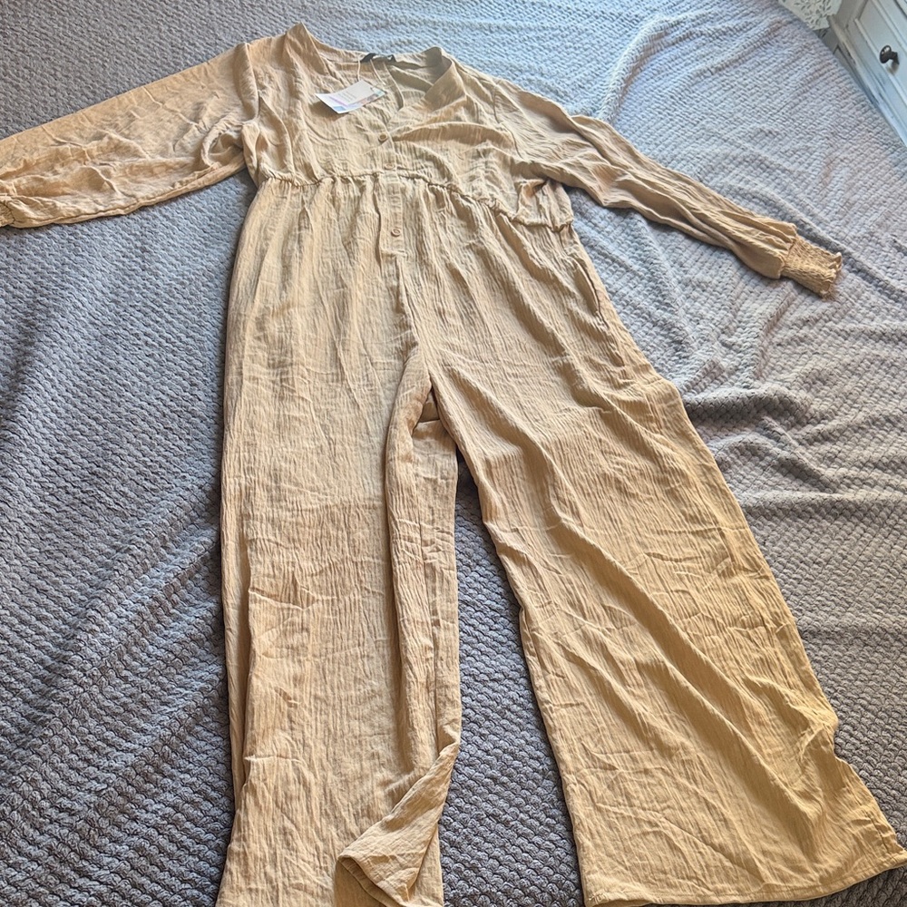 Relaxed Cream Wide-Leg Long-Sleeve Jumpsuit